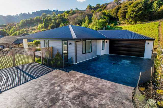 Modern Living, bush backdrop and ocean views