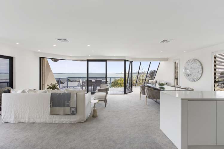 2/22 Devore Street Saint Heliers_13