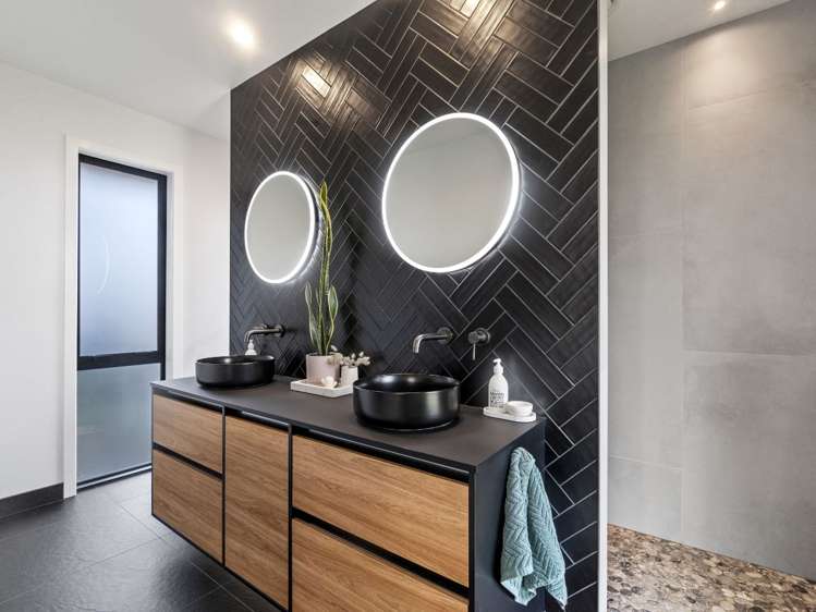 83 Sunline Drive Leamington_15