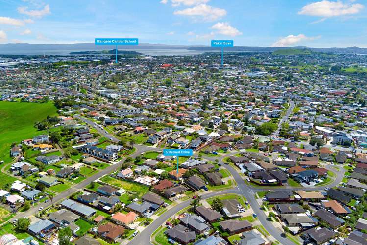 5 Retreat Drive Mangere_21