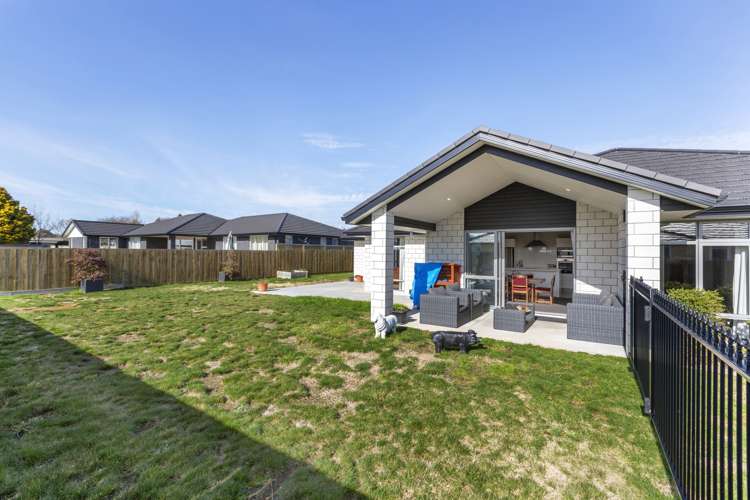 4 Plescher Crescent Leamington_20