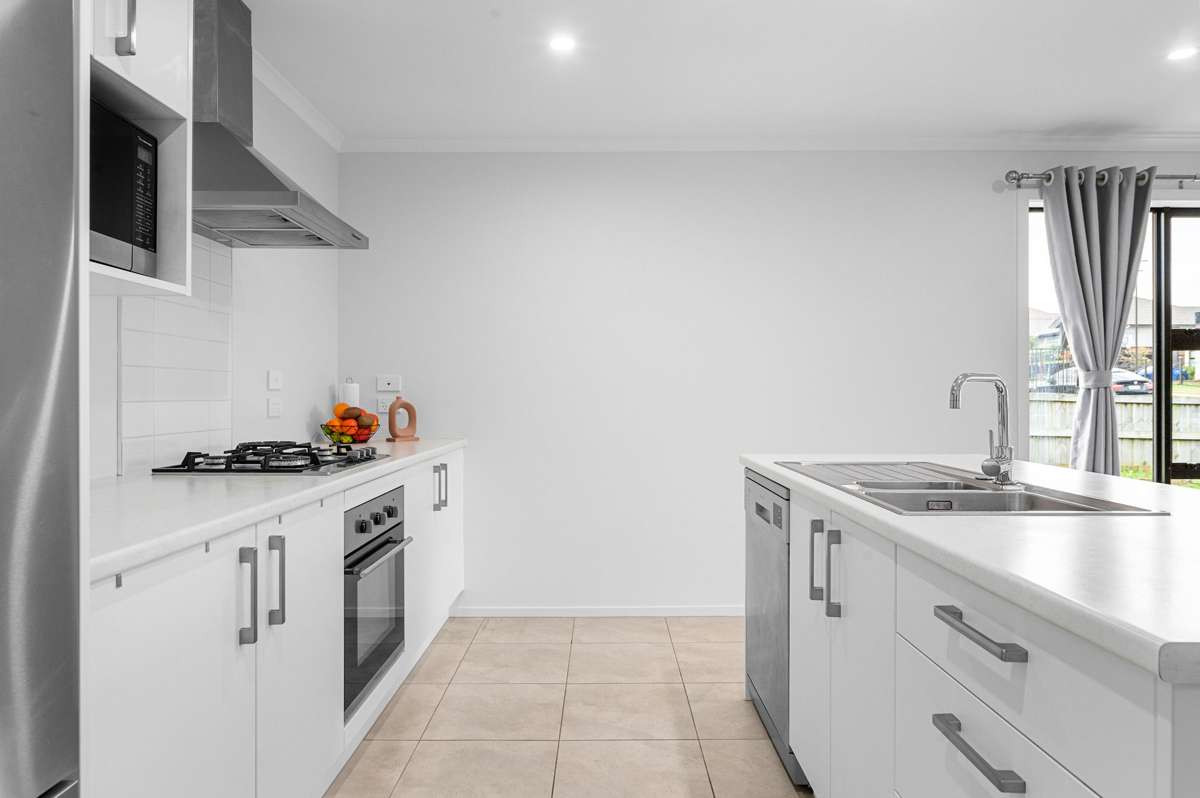 80 Sylvester Crescent_1