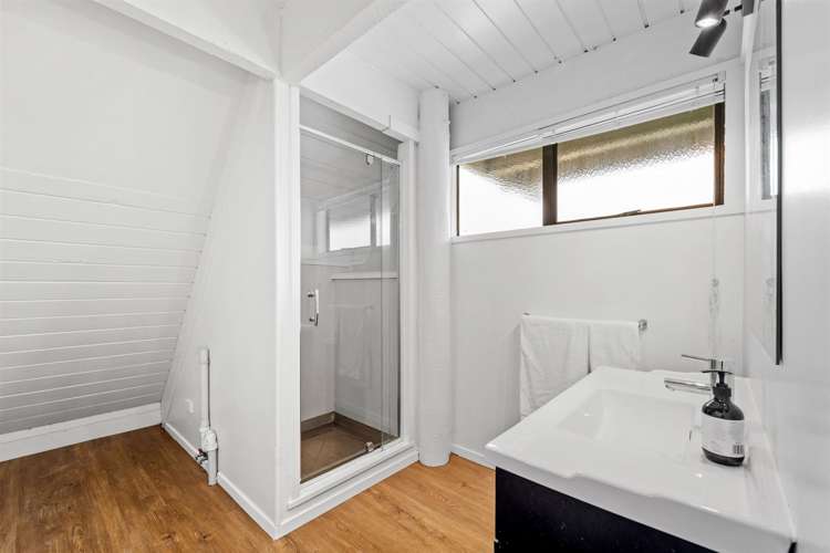 22 Shadon Place Stanmore Bay_18