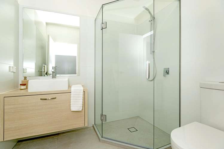 402/4 Reads Quay Gisborne Central_15