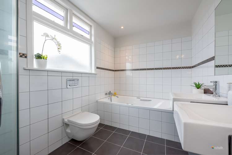 83 Woburn Road Woburn_16