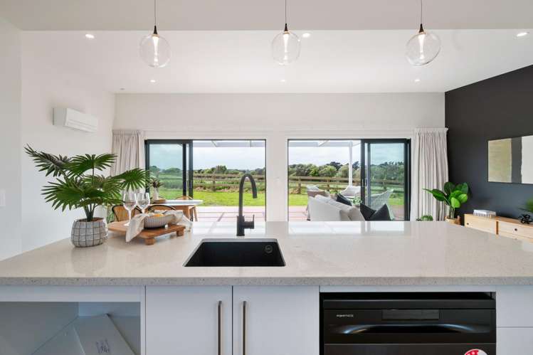  1121 Parewanui Road Parewanui_7