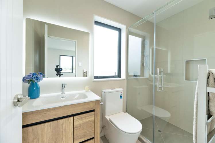 18B Geneva Place Blockhouse Bay_9