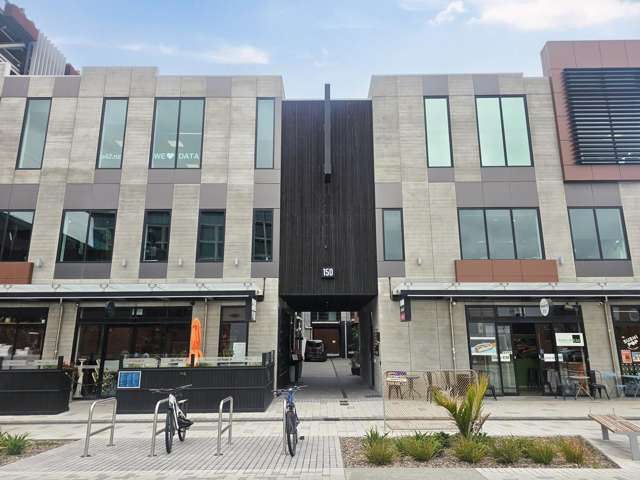 Contemporary Inner City Retail/Hospitality Space