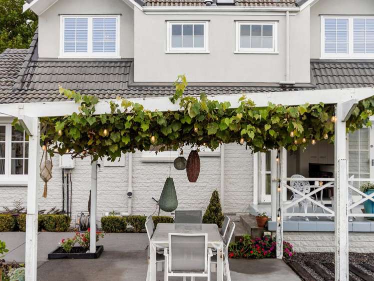 992 River Road Queenwood_21