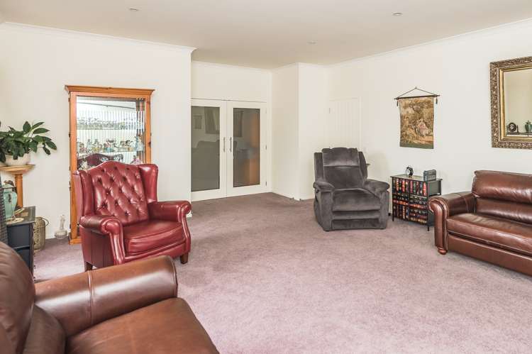 13 Lithgow Drive Otamatea_23