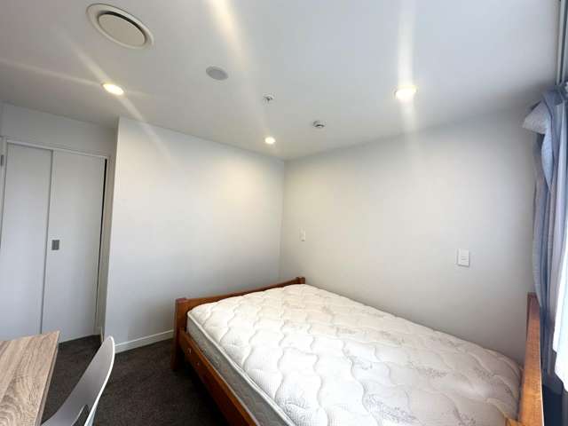 438 Queen Street 10015_3