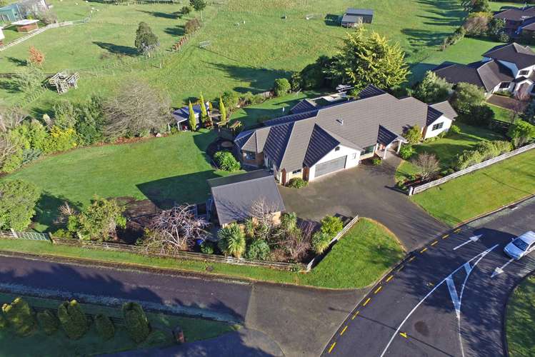 17 Malcolm Gillies Grove Totara Park_15