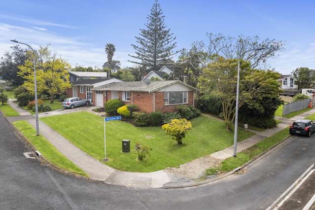 2 Portadown Avenue Pakuranga Heights_1