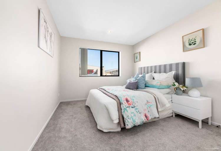 8/60 Kelman Road Kelston_7