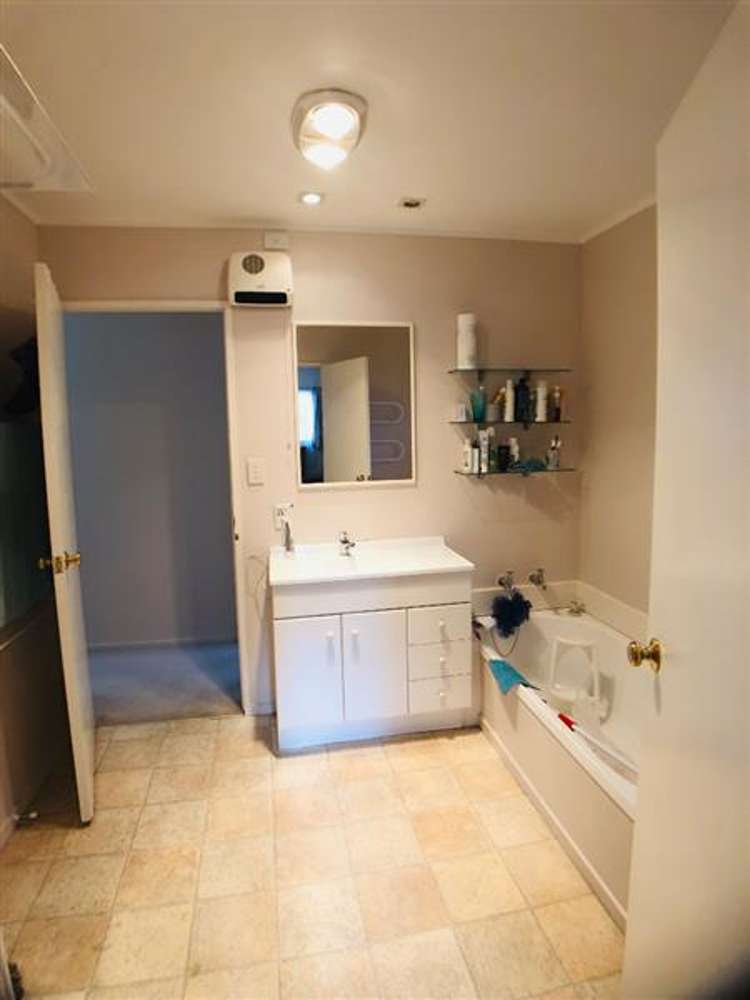 301 Glengarry Road Glen Eden_6