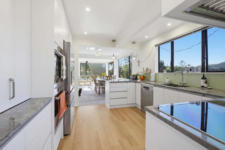 22 Sunrise Boulevard Tawa_5