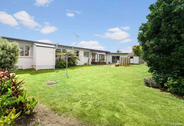 16 Binda Place Botany Downs_14