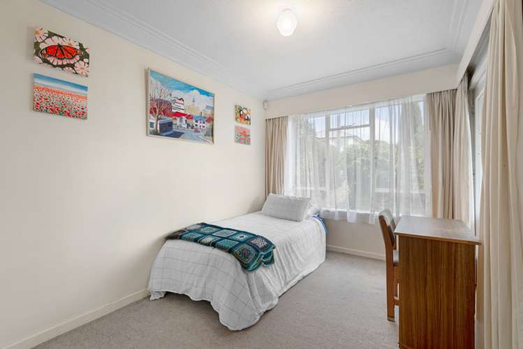 139 Easther Crescent Kew_11