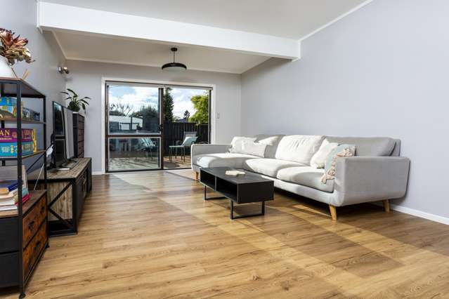 Fully renovated- perfect start or smart downsize