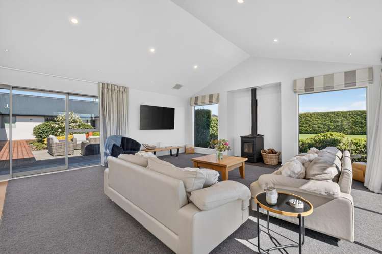16 Landsborough Drive Darfield_9