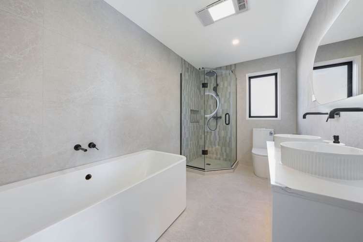 80 Medallion Drive Oteha_21