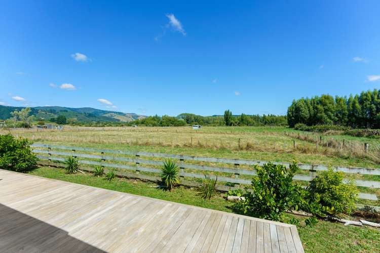 103a Waikawa Beach Road Manakau_21