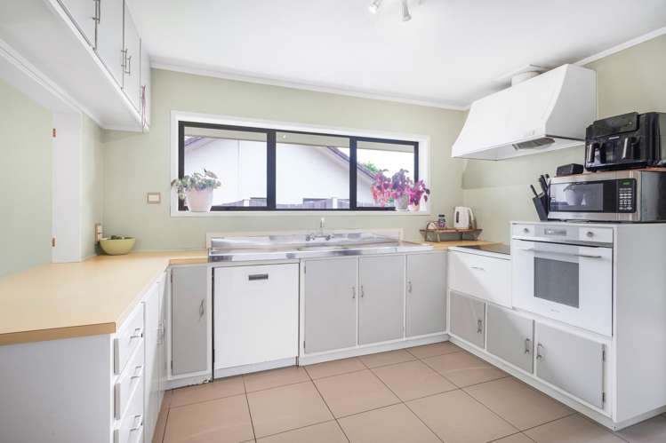 6 Mayfair Avenue Chartwell_11