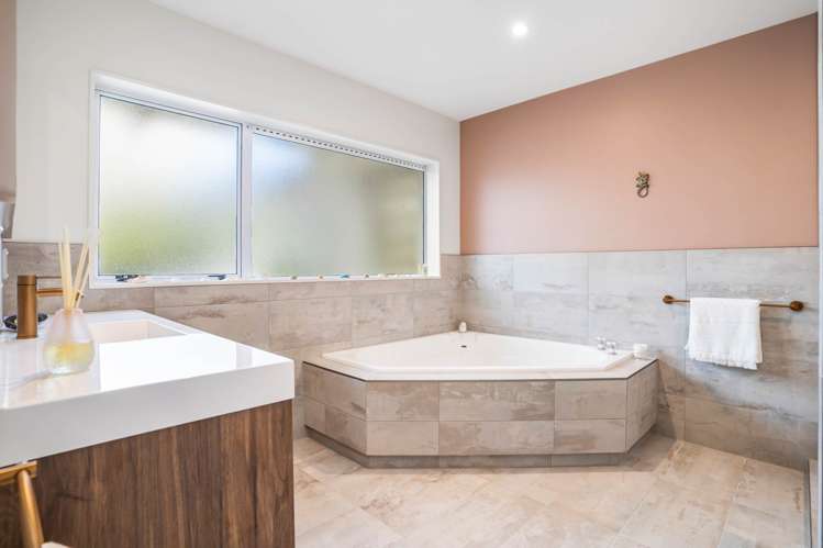 175 Macwhinney Drive Drury_10