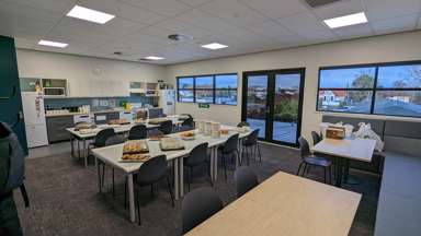 506 Eastbourne Street West_4