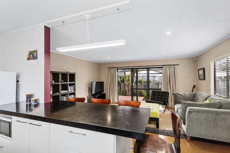 2/22 Richmond Street Petone_16