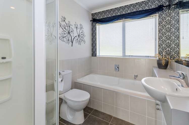 44 Aberdeen Crescent Wattle Downs_6