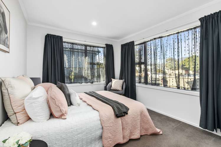 31 Riddlers Crescent Petone_8