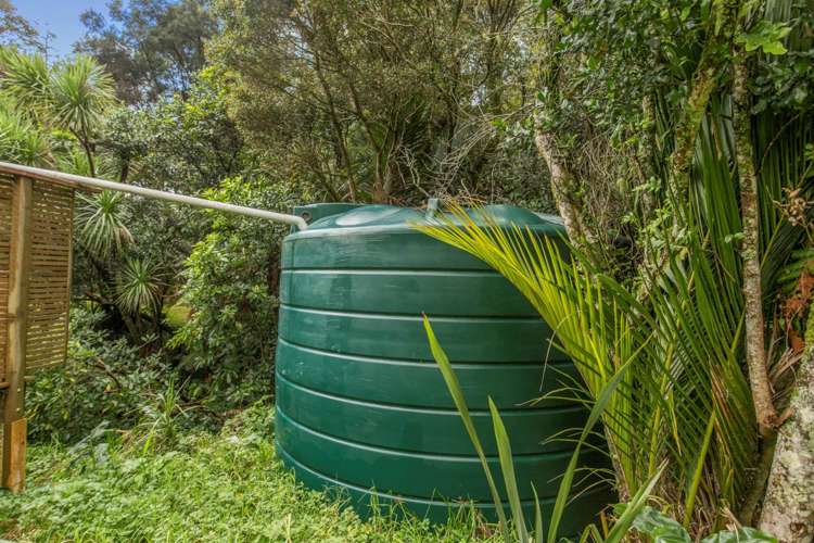 878 West Coast Road Waiatarua_8