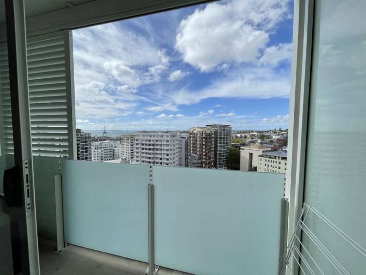 1718/10 Waterloo Quadrant Auckland Central_3