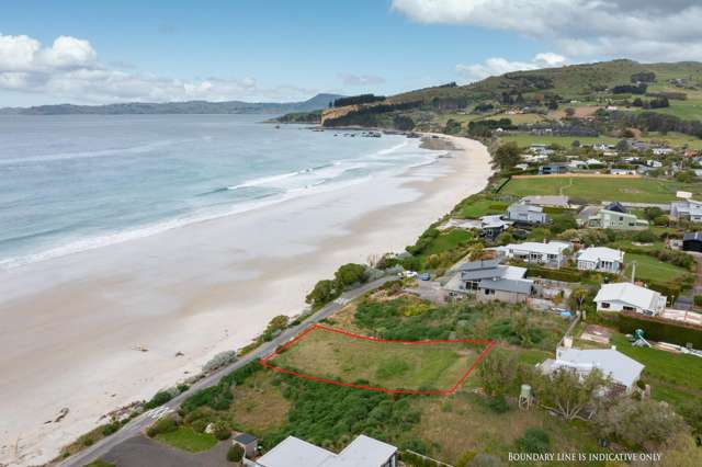 Beachfront & bare land & paradise