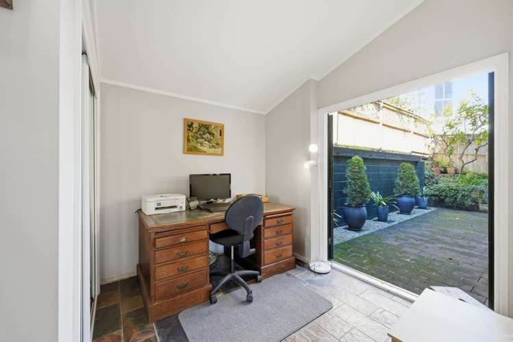 2/32 Albert Road_5