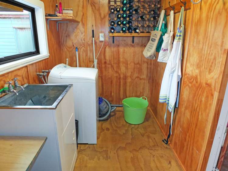 2 Huia Street Foxton Beach_19