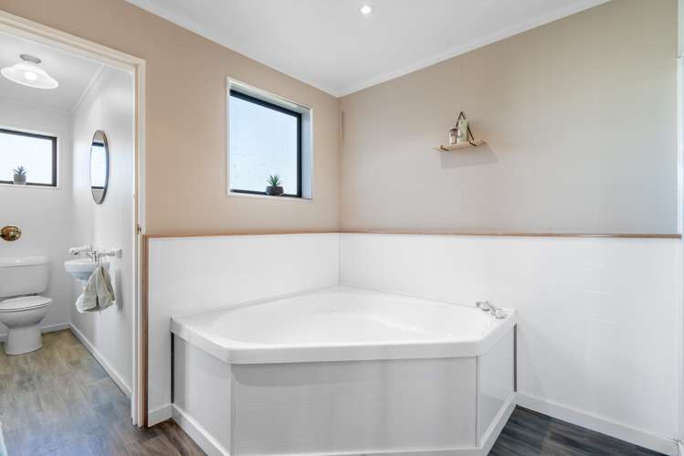 25 Marama Avenue South Otatara_12