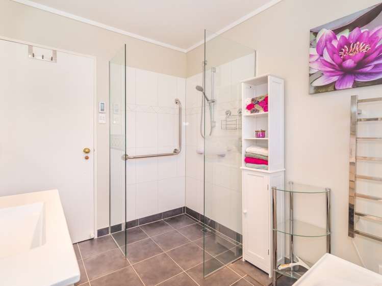 17 Roband Crescent Brown Owl_19