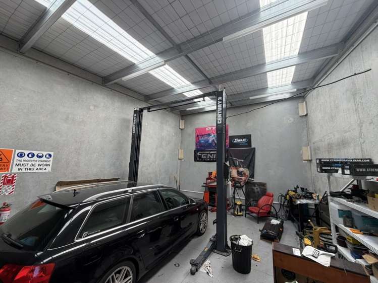 Unit 3, 69 Garlands Road Woolston_3