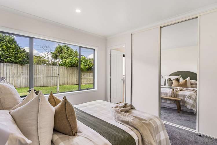 319d Royal Road Massey_13