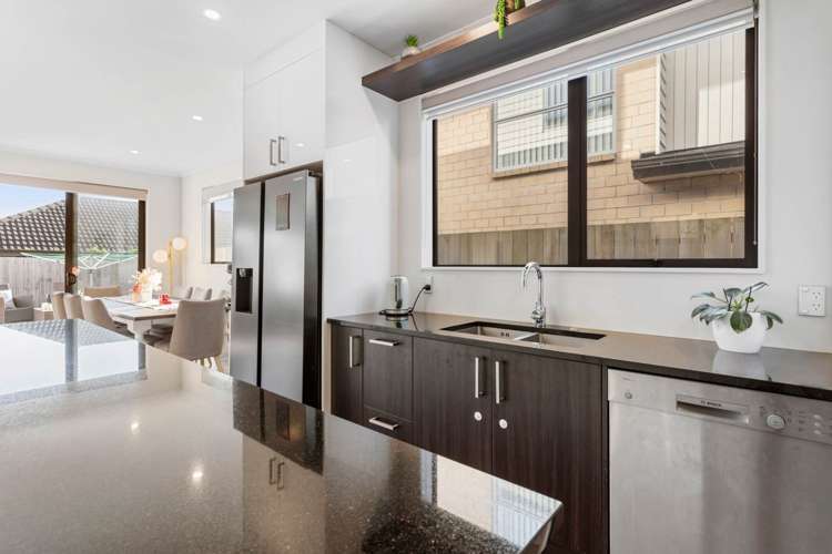 22 Cooladawson Drive Flat Bush_6