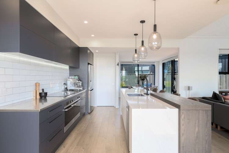 32 Carnaveron Drive Lincoln_8