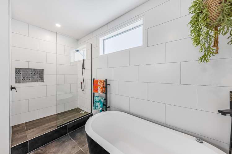 15 Roland Road Greenhithe_16