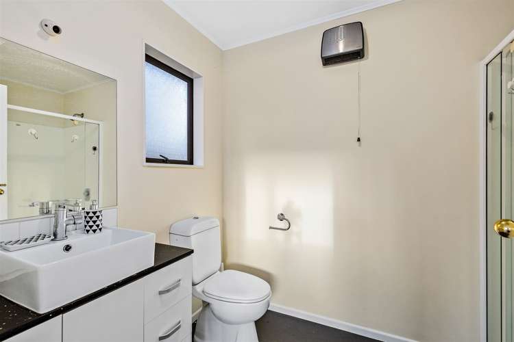 34 Sherwood Avenue Te Atatu South_13