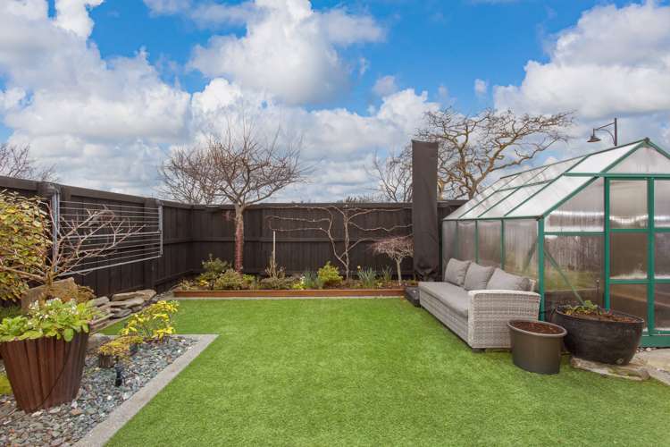 56 Titirangi Crescent Parklands_10