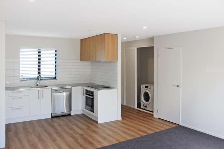 2/306 Worcester Street 1419_3