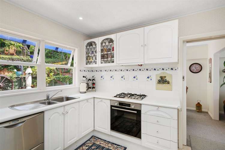 39 Sunrise Boulevard Tawa_7