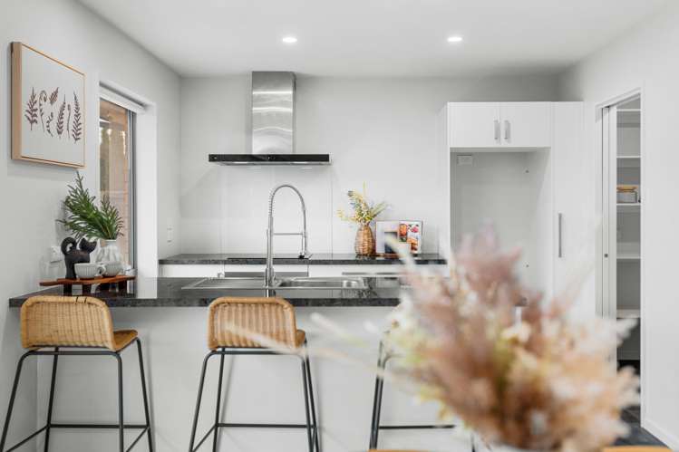 7 Petunia Drive Wigram_6