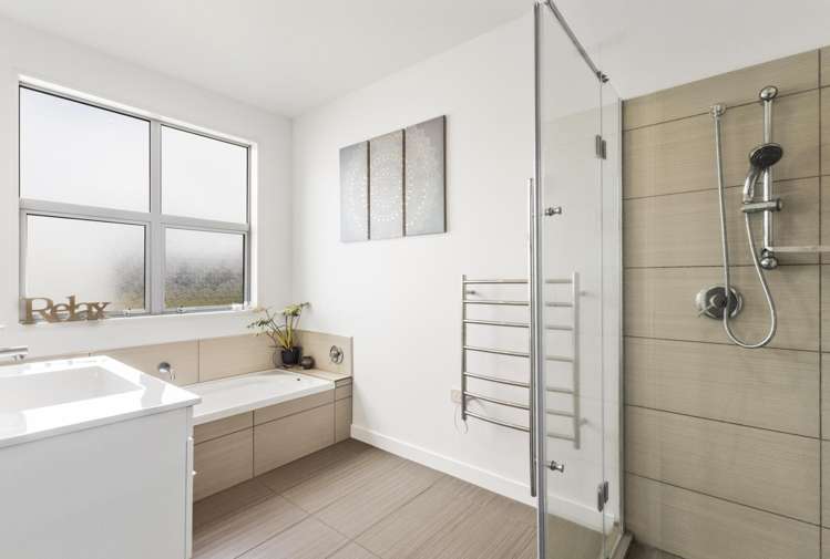 21 Torbay Avenue Lake Hood_20